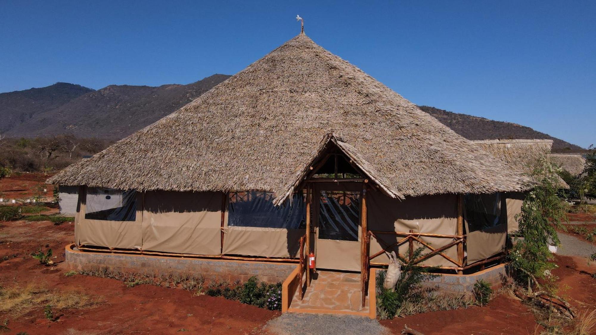 Tausa Tsavo Eco Lodge Voi Exteriér fotografie